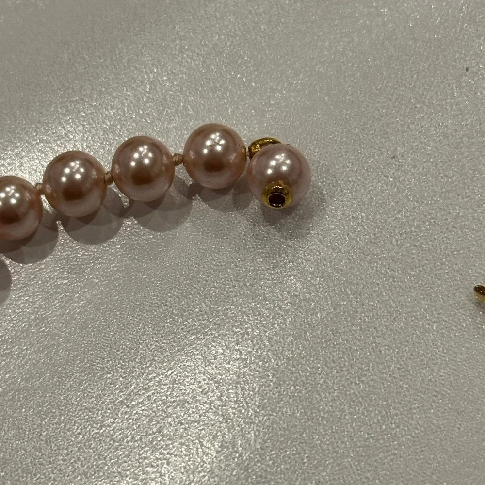 Elegant Pink Faux Pearl Necklace Gold Tone‎ Clasp Classic Style